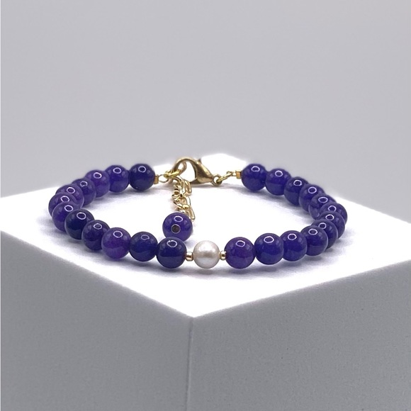Beautiful Blue Jade Bracelet - Picture 8 of 15
